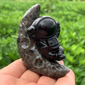 2.8''+ Natural Obsidian+Yooperlite quartz,quartz crystal,hand carved,Crystal Astronaut,Astronaut skull,Crystal Gifts 1pc