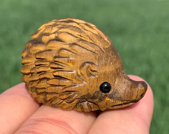 手彫りのタイガーアイのハリネズミ：天然クリスタル彫刻 - Etsy 日本