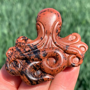 2.2&#39;&#39;+ Natural Red obsidian quartz,quartz crystal,Crystal Octopus,Octopus Skull,Hand Carved Crystal Gifts 1pc