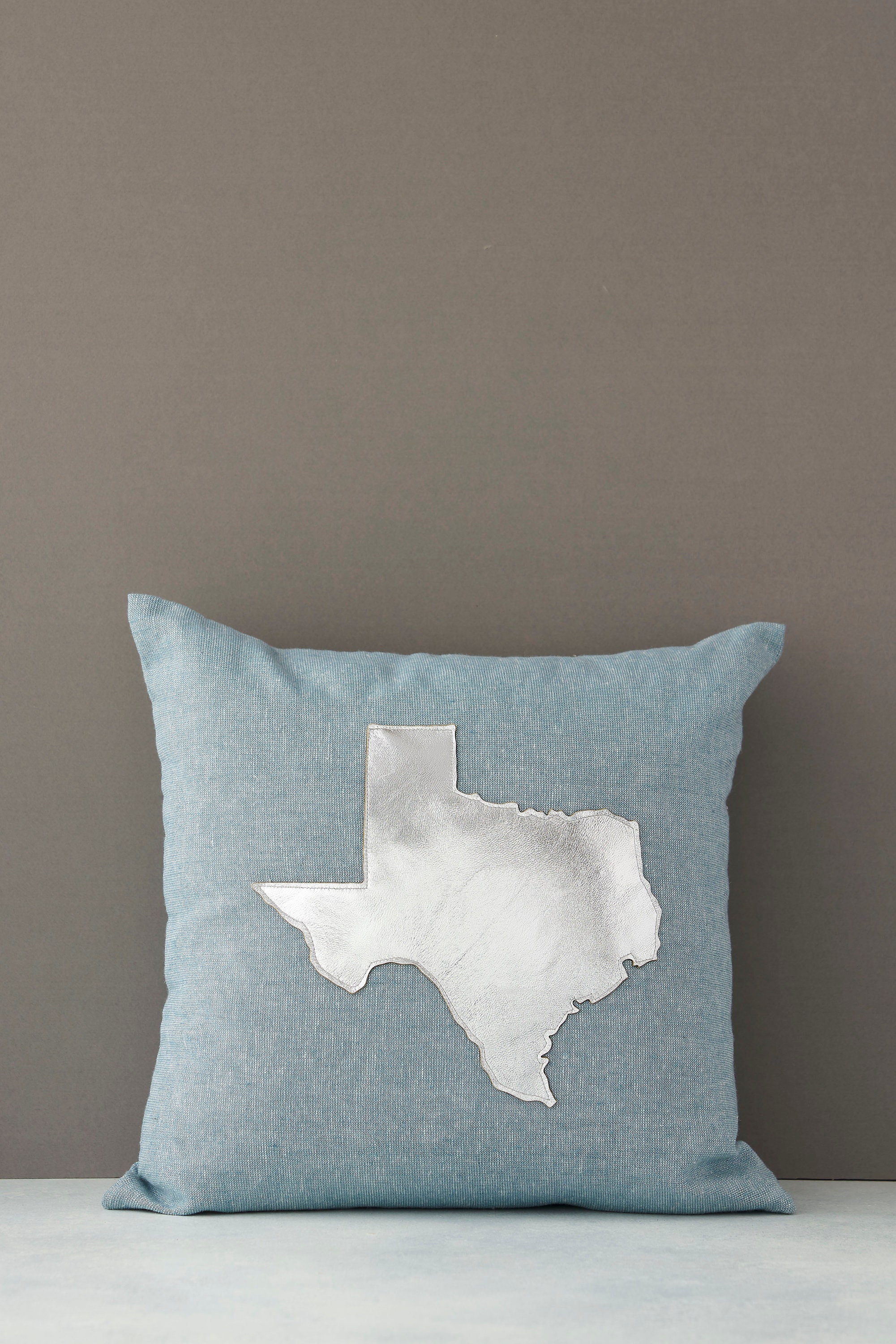Texas Jeter Oreiller, Texas Silver Metallic Texas, Gift, Gift For Her, Etsy, Aheirloom, Throw Pillow