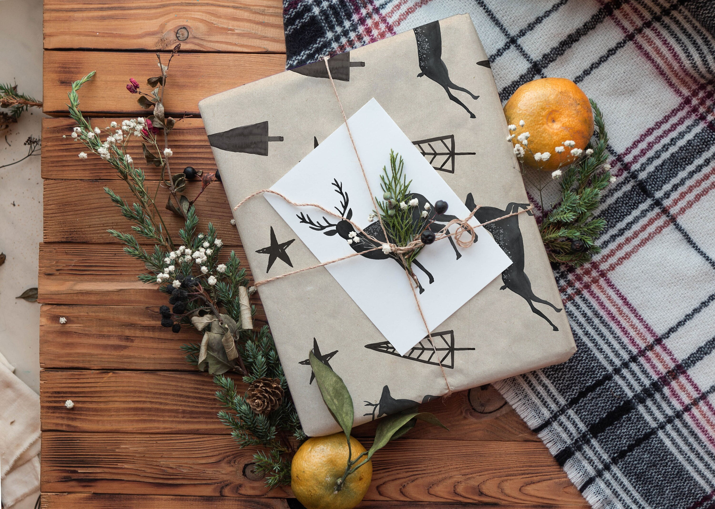 Rustic Deer Christmas Wrapping Paper Sheets Roll, Holiday Gift Wrap 