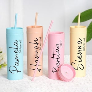 Kundenspezifische dünne Becher mit Stroh, Junggesellinnenabschied-Gastgeschenke, personalisierte Brautjungfer-Becher, Mädchen-Hochzeitsfeier-Becher, Brautjungfer-Geschenke