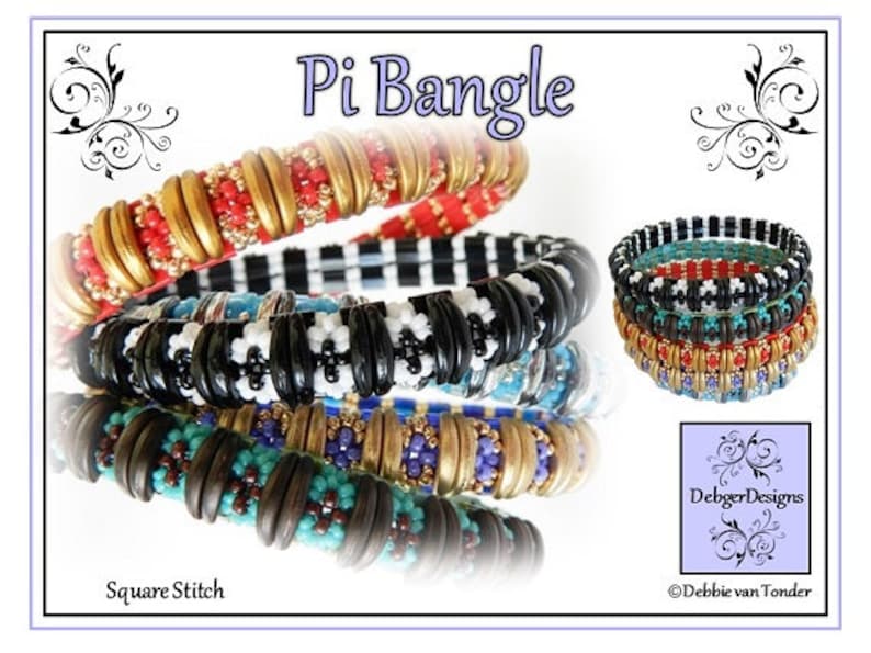 Peut inclure: Un ensemble de cinq bracelets en perles color&eacute;es, empil&eacute;s les uns sur les autres. Les bracelets sont r&eacute;alis&eacute;s en point carr&eacute; et pr&eacute;sentent diff&eacute;rentes couleurs et motifs, notamment noir et blanc, rouge et or, et turquoise et marron. Les bracelets sont &eacute;tiquet&eacute;s "Pi Bangle" et "Square Stitch".