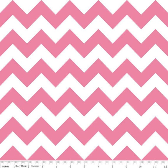 Table Runners, Pink Chevron, Table Runner, Table Linens, Chevron, Vintage, Wedding Table, Pretty in Pink, Chevron print, Chevron pattern, Il_570xn