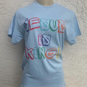 Jesús es el rey, camisetas de gran tamaño con colores vibrantes, camisetas unisex de ovejas perdidas, fe, dios, Jesús, difunde la palabra, regalo rosa y azul