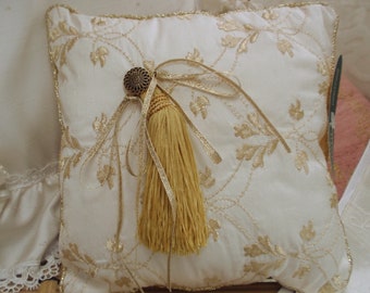 Minimalist Golden Ring Bearer Pillow: Wedding Decor (8x8 