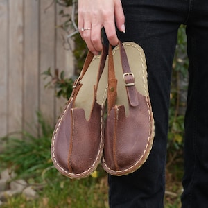 Wide Leather Barefoot Sandals: Copper Grounding, Sustainable Shoe