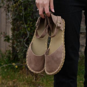 Sustainable Barefoot Sandals, Barefoot Flats, Mink Color Leather sandals, Barefoot Sandals For Women, Naturel Foot Shape Wide Sandals