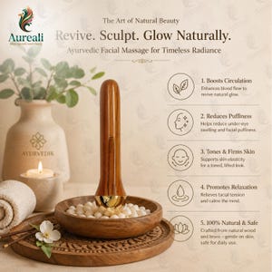 Puede incluir: Una herramienta de masaje facial ayurv&eacute;dica de madera con cabezal de lat&oacute;n, exhibida en un cuenco de madera con piedras blancas. La imagen incluye texto: Revive. Sculpt. Glow Naturally. Ayurvedic Facial Massage for Timeless Radiance.