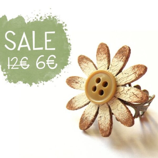 Wooden Daisy Ring -Antique bronze filigree ring with wooden daisy and vintage button