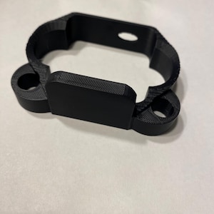 Motorola APX6000/7000 Carrier Retrofit (NEW ROBUST DESIGN) With D Ring Holes.                           This clip is for non xe radios only!