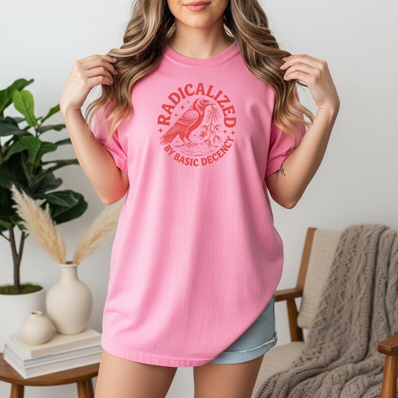 Radicalized By Basic Decency DTF Transfer Shirt Design (Vintage Crow Heat Press Graphic) bild 6