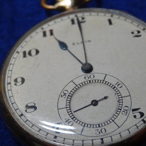 Vintage Elgin 17 Jewels Gentlemen&#39;s Pocket Watch With Cuvette Inscribed