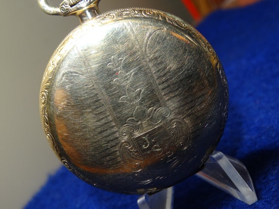 Handsome Gentleman's Illinois 17 Jewels Pocket Wa… - image 4