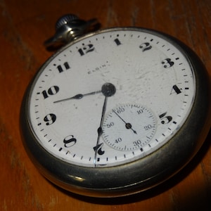 Vintage 1919 Elgin 18 Size 7 Jewels Good Carry Pocket Watch