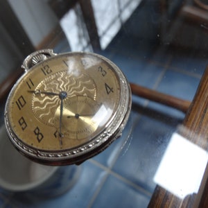 Gentleman&#39;s 12 Size Waltham Pocket Watch-14K GF Stiff Bow Case
