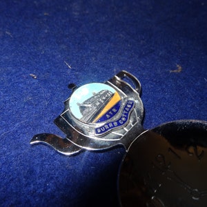 Burns Cottage AYR Plated Souvenir Spoon Made In England-With Clock Impression In Spoon