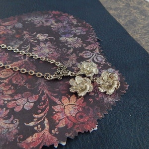 Art Nouveau Flower Pendant Necklace: Vintage Style Silver Jewelry