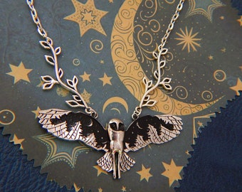 Owl Necklace / Night Owl Jewelry / Witchy Jewelry, Bird Jewelry, Dark Academia, Owl Gift, Dark Cottage Core, Fairy Core