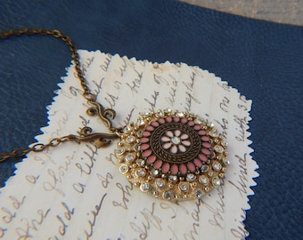 Collar Art Nouveau dorado / Collar de estilo vintage / Joyas de flores, Joyas con núcleo de cabaña, Collar con núcleo de hadas, Joyas élficas