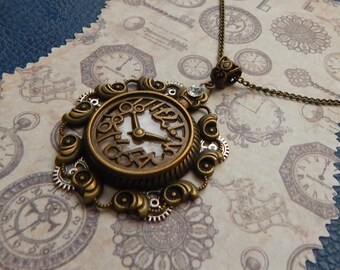 Steampunk Clock Necklace, Industrial Jewelry / Cosplay Jewelry, Gear Jewelry / Assemblage Jewelry, Steampunk Clock Necklace, Handmade