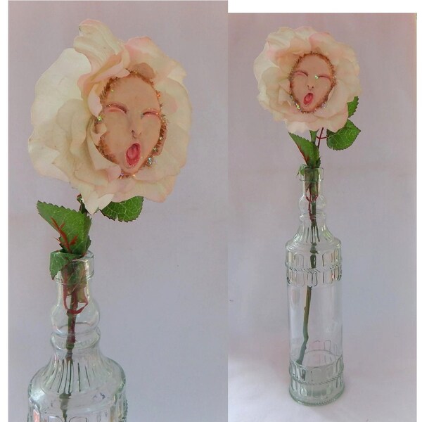 Fleur d’Alice au pays des merveilles, Fleurs parlantes, Décor d’Alice, Décor du pays des merveilles, Rose de jardin de fées, Visage en argile polymère OOAK sculpté à la main, Art