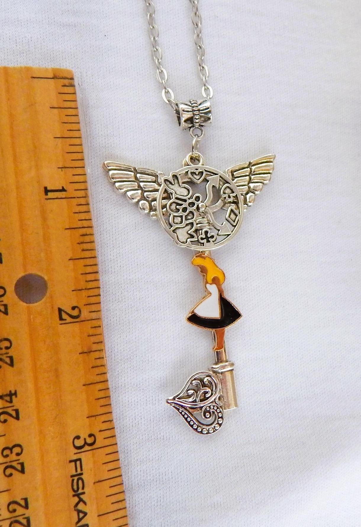 Collar Con Reloj De Bolsillo De Alicia En El País De Las Maravillas Y Llave De Conejo Blanco - España