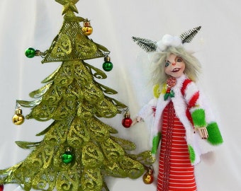 Grinch Whoville Art Doll / Christmas Decor / Whoville Tree Topper, Merry Grinchmas, Grinch Tree, Grinch Ornament, Cindy Lou Who