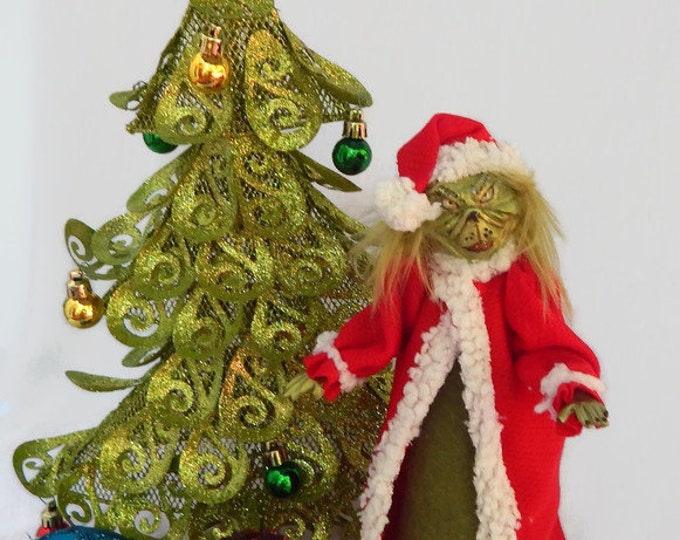 Grinch Tree Topper / Grinch Art Doll / Grinch Decor, Christmas Decor
