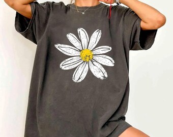 Daisy Shirt gift for Women Retro Floral Graphic Tee, Flower Print Comfort Colors® T-Shirt