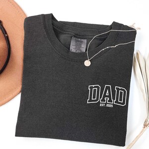 Comfort Colors Dad Est. Year Shirt, Custom Father's Day Gift Bild 3