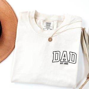Comfort Colors Dad Est. Year Shirt, Custom Father's Day Gift Bild 2