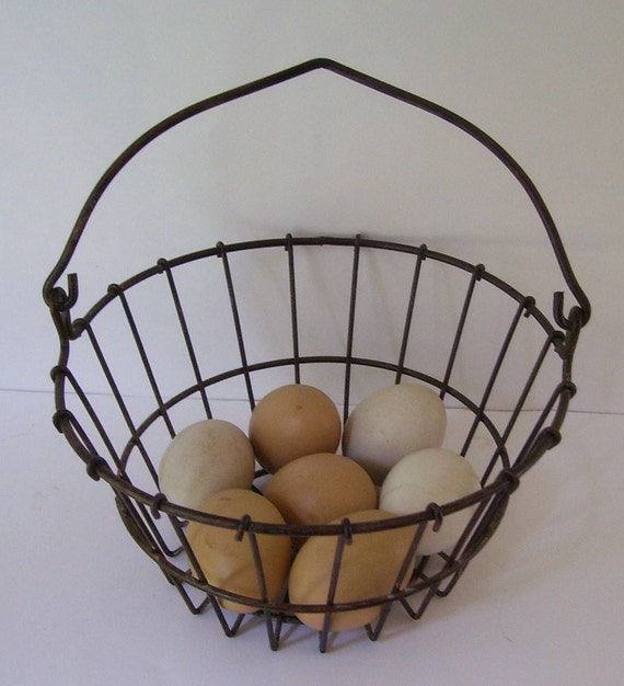 Small Wire Egg Basket With 8 Wooden Eggs. farm House Egg Gathering
