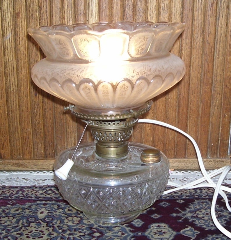 Antique Oil Lamp Converted to Electric Etched Shade Pull Etsy