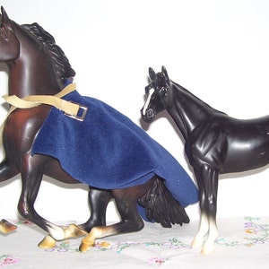 Breyer Horse Figurine Model Vintage 1960s -  Dark Brown Blue Boy Horse Kneeling- Farming Theme- Farm House - Knick Knack- Browsing Animal