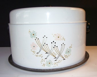 Vintage White Painted Metal Cake Saver With Cover, Cake - Pie Carrier - Potluck - Outside Picnic