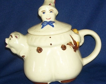 Shawnee Tom The Pipers Son Pig Teapot, Coffee Pot, Tea Pot, Boy Holding Pig, Ceramic Pot, Tea and Cookies,