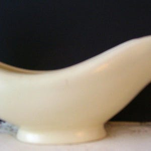 Red Wing White Console Bowl 1582 - Redwing Planter U.S.A. - Home Decor - Redwing Pottery