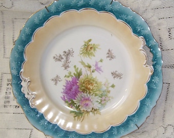 Vintage Floral Plate with Flower Image on the Inside, Wall Hanger Included