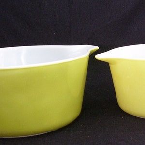 Pyrex Verde Green 474 1 1/2 Qt and 473 1 Qt Casserole Dishes- 2 Pyrex Cinderella Handles Mixing Bowls
