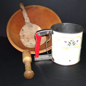 Vintage Small Wooden Bowl Androck Hand-I-Sift Flour Sifter, Wooden Butter Paddle,Small Wood Pounder