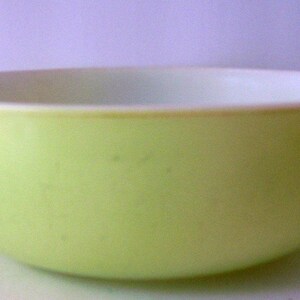 Vintage Lime Green Pyrex 024 2 Qt Bowl Cinderella Handles, Pyrex Ovenware