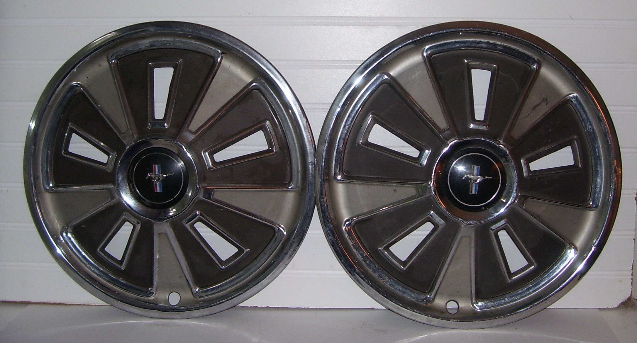 Mustang 2024 hubcaps 1966