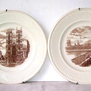 Dos placas de colección de Wedgewood con vistas antiguas de Londres, primera edición de 1941. Abadía de Westminster y Cámaras del Parlamento, placas de gabinete.