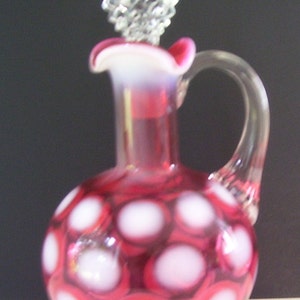 Beautiful Fenton Cranberry Coin Cruet - Fancy Stopper/ Glass Fenton White Coin on Cranberry
