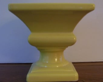 R R P Co. Roseville O Yellow Planter - Art Deco Style- 1315 U.S.A. - Mid Century -