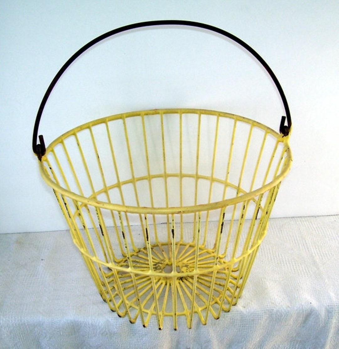 Wire Egg Basket Antique Yellow Metal Rubber Coated Egg Etsy.de