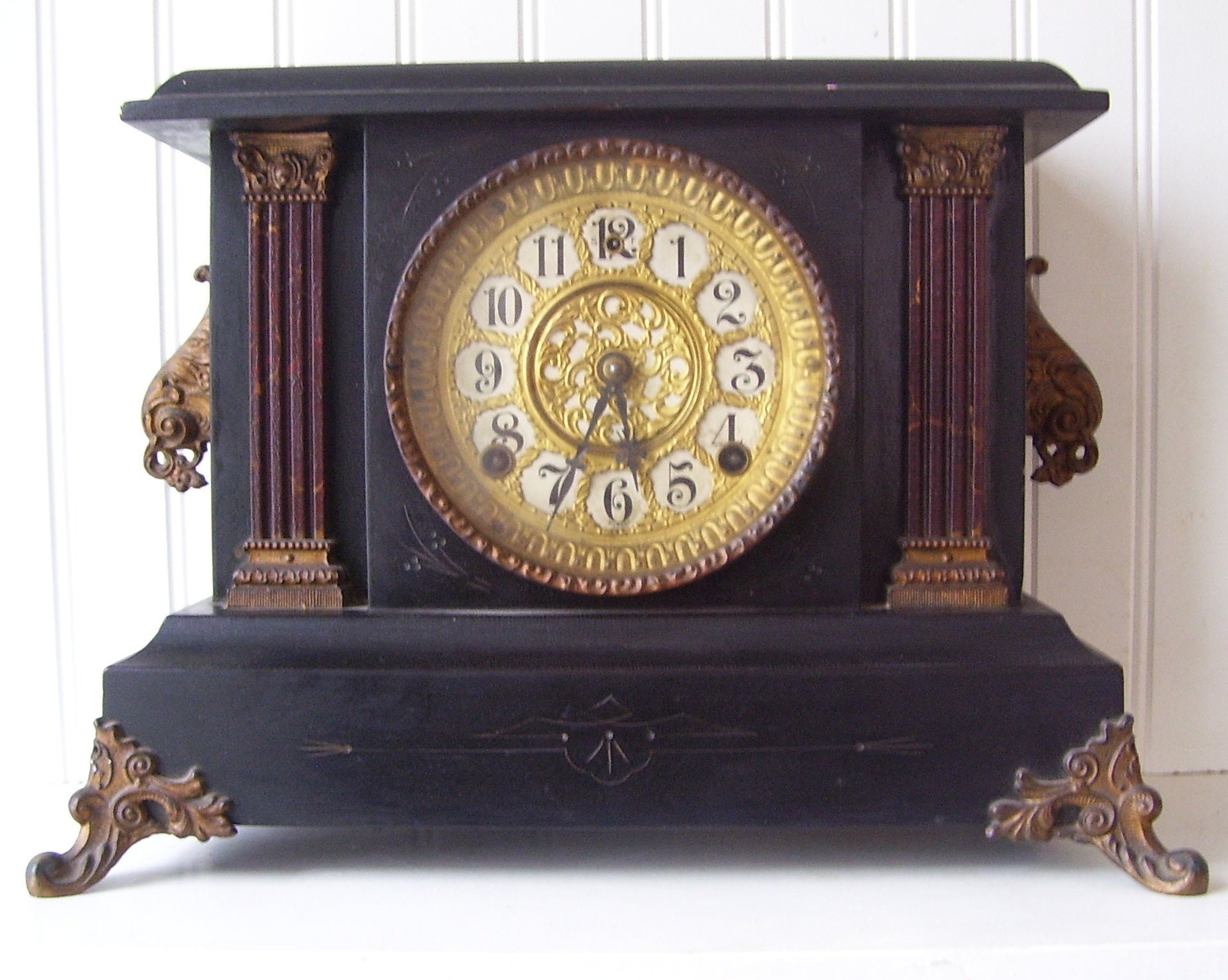 Antique Mantle Clock Vane Wm. L. Gilbert Clock Co. Ornate Wood, Brass 1907  -  Canada