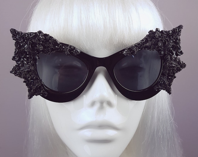 Noir Wing Sunglass in Black