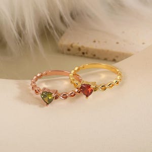Personlig hjärtformad födelsestensring, oändlig vriden armband, 18K guld daglig ring, födelsestenslöfte ring, brudtärnepresent, födelsedagspresent till mamma